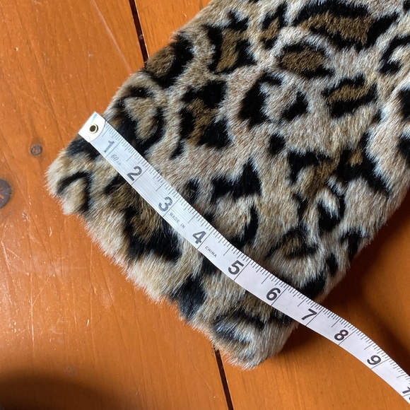 Guess Faux Fur Leopard Jacket - Picture 11 of 12